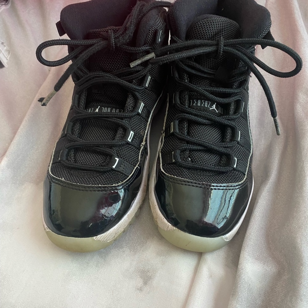 Black Jordan 11